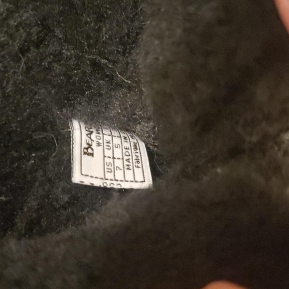 Bearpaw boots Size 7 - Picture 9 of 9